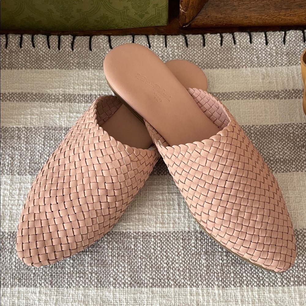 Universal Thread Blush Woven Mules